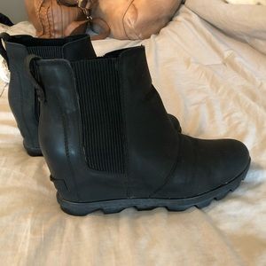 Chelsea wedge waterproof boot